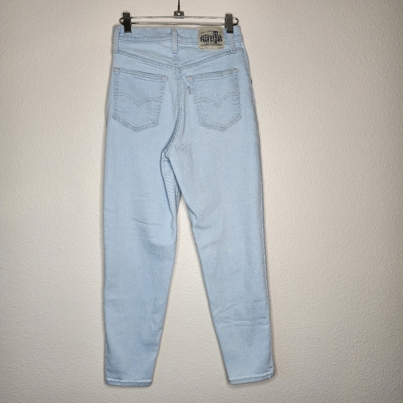 Levi's SilverTab Light Wash High Waisted Mom Jeans 26 - Picture 3 of 6